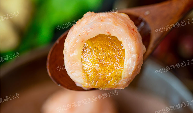 海鸭蛋虾丸Prawn balls with sea duck eggs